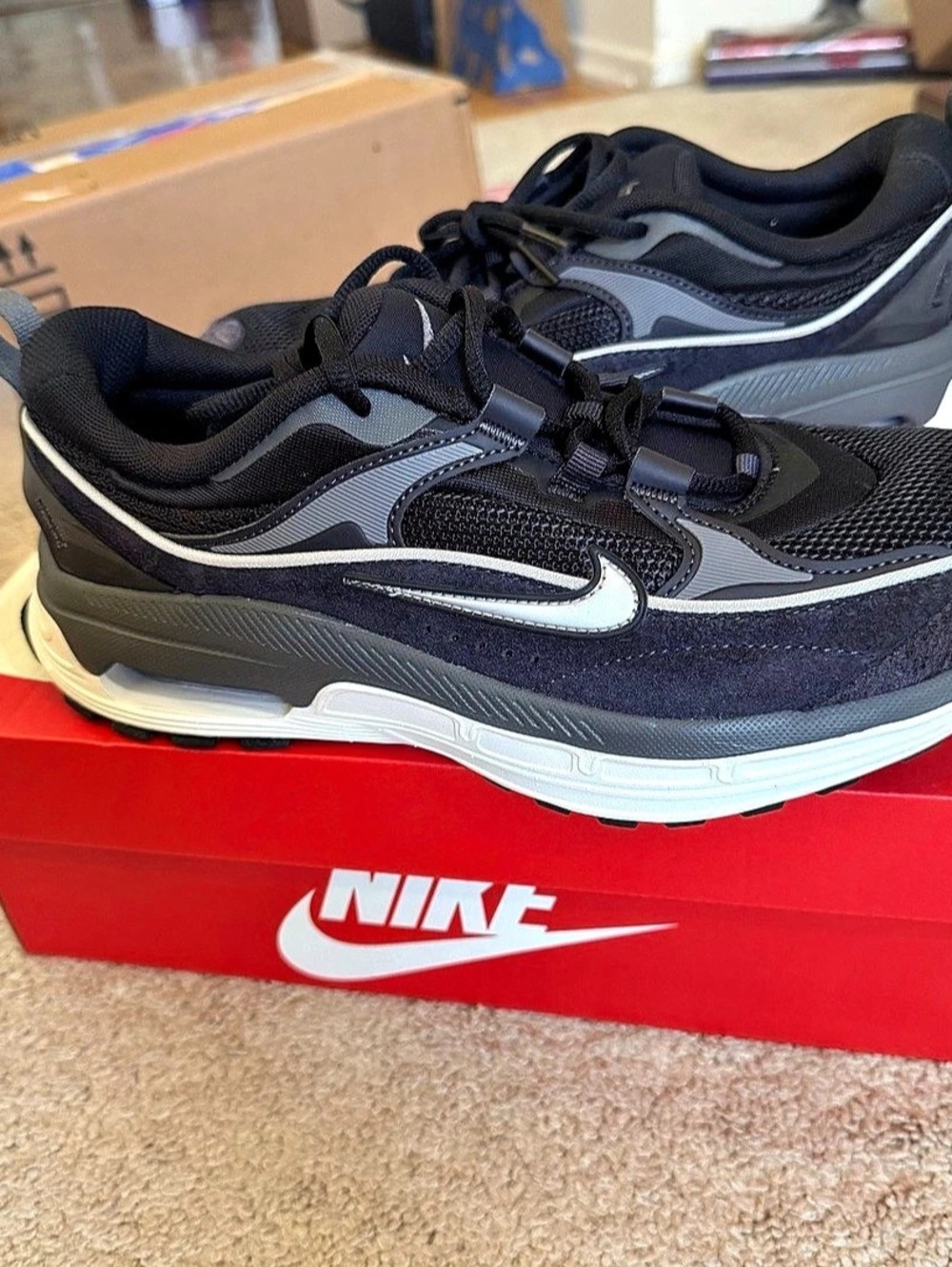 Nike Air Max Bliss Women's Black & Metallic Silver Sneakers US 9.5 Women / 8 Men